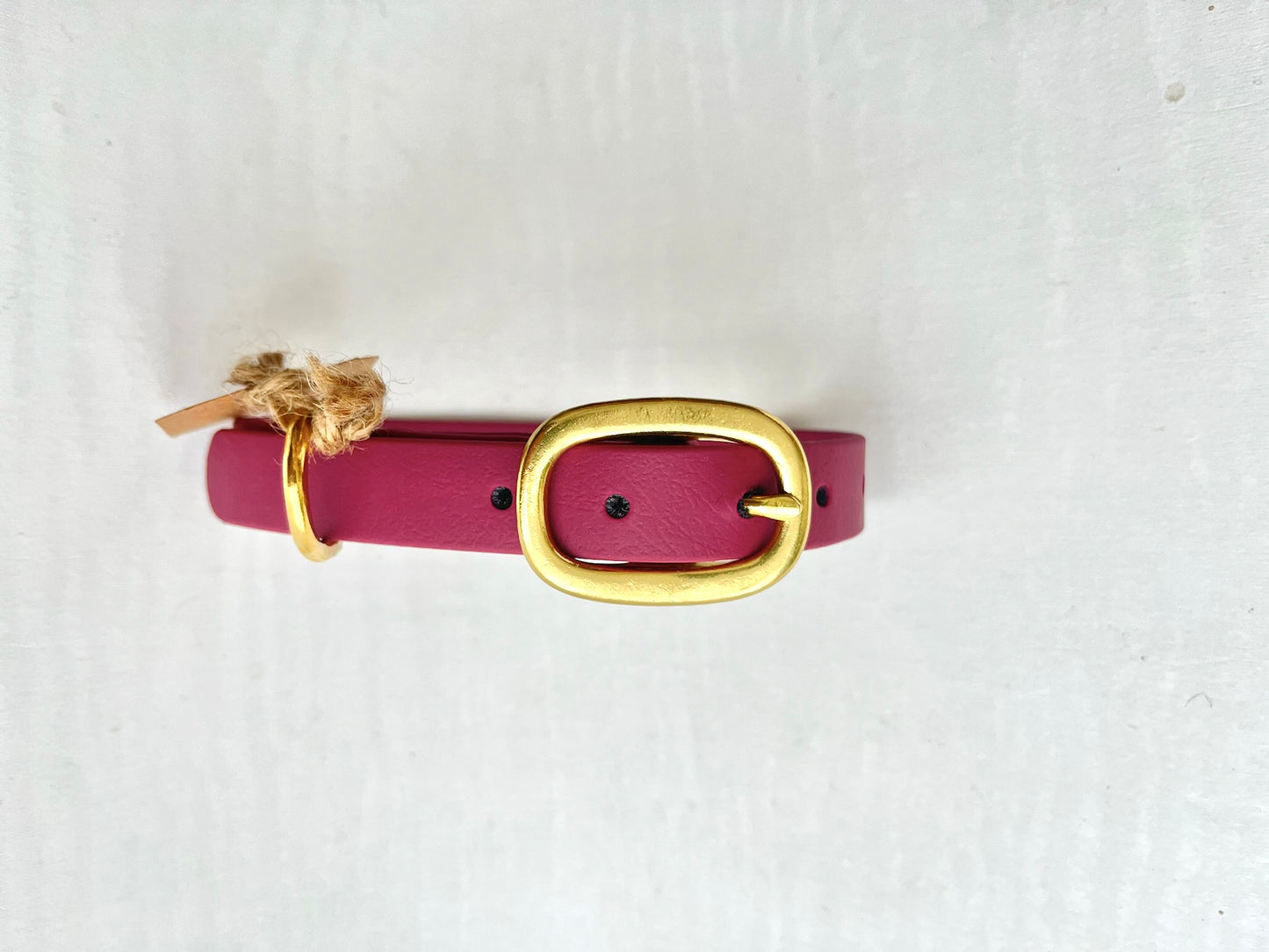 Collier similicuir bordeaux