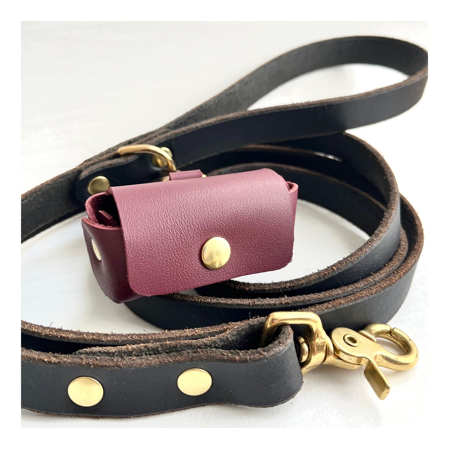 Laisse courte en cuir porté main