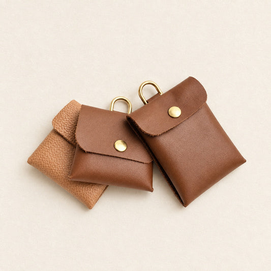 Pochette pour les friandises sur fond crème studio
